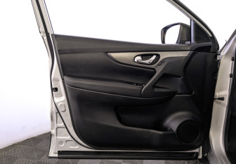 Подержанный автомобиль Nissan Qashqai 2020 года (19 фото)