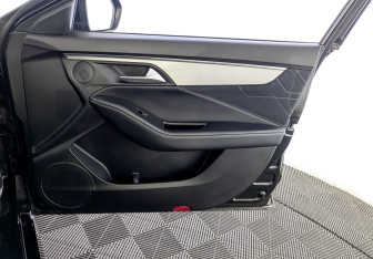 Подержанный автомобиль Москвич 6 2023 года (25 фото)