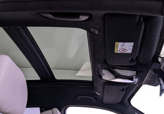 Подержанный автомобиль BMW X7 2024 года (23 фото)