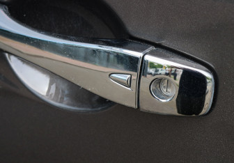 Подержанный автомобиль Nissan Pathfinder 2015 года (16 фото)