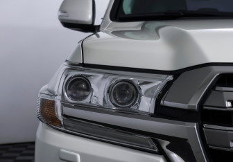Подержанный автомобиль Toyota Land Cruiser Suv 2015 года (27 фото)