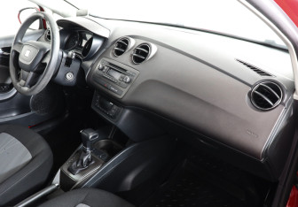 Подержанный автомобиль SEAT Ibiza Hatchback 2013 года (8 фото)