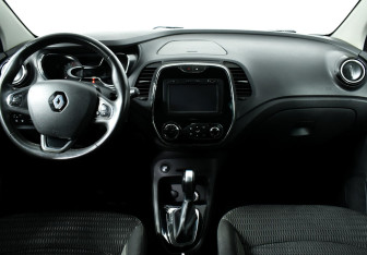 Подержанный автомобиль Renault Kaptur 2017 года (8 фото)