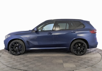 Подержанный автомобиль BMW X5 2021 года (8 фото)