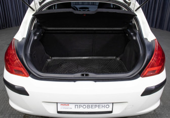 Подержанный автомобиль Peugeot 308 Hatchback 2010 года (10 фото)