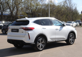 Подержанный автомобиль Haval F7 2022 года (5 фото)