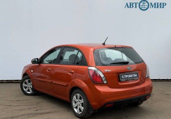 Подержанный автомобиль Kia Rio Hatchback 2010 года (6 фото)