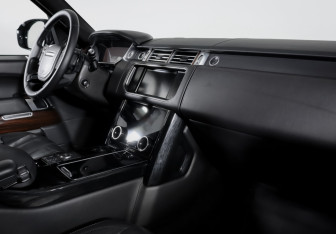 Подержанный автомобиль Land Rover Range Rover 2015 года (9 фото)