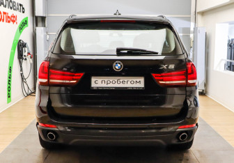 Подержанный автомобиль BMW X5 2016 года (5 фото)