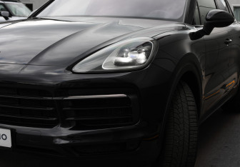 Подержанный автомобиль Porsche Cayenne 2018 года (22 фото)