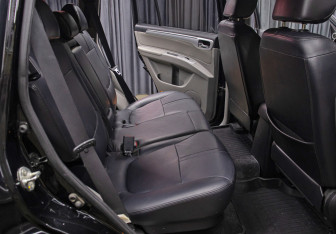 Подержанный автомобиль Mitsubishi Pajero Sport 2014 года (12 фото)