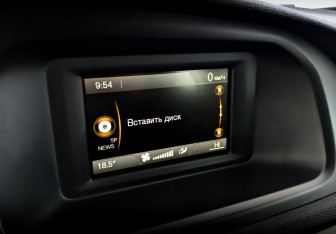Подержанный автомобиль Volvo V40 Cross Country 2013 года (27 фото)