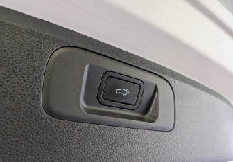 Подержанный автомобиль Geely Coolray 2024 года (10 фото)