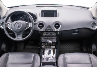 Подержанный автомобиль Renault Koleos 2014 года (12 фото)