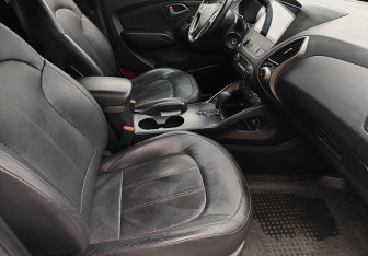 Подержанный автомобиль Hyundai ix35 2014 года (9 фото)