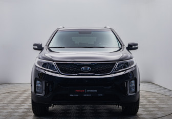 Подержанный автомобиль Kia Sorento 2015 года (8 фото)