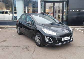 Подержанный автомобиль Peugeot 308 Hatchback 2013 года (3 фото)