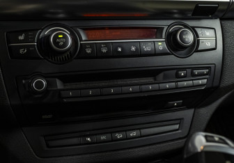 Подержанный автомобиль BMW X6 2008 года (15 фото)