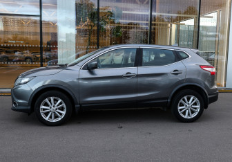 Подержанный автомобиль Nissan Qashqai 2017 года (8 фото)