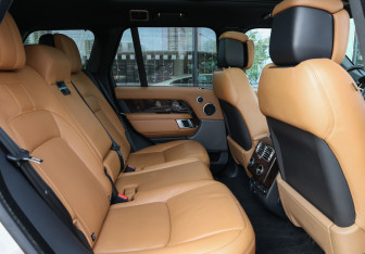 Подержанный автомобиль Land Rover Range Rover 2018 года (12 фото)