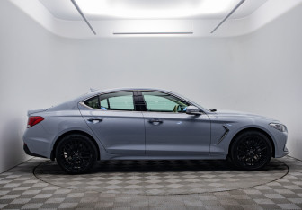 Подержанный автомобиль Genesis G70 2019 года (4 фото)