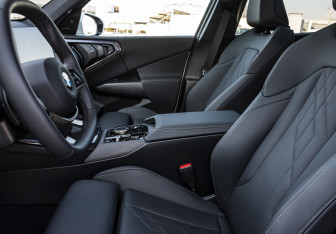 Подержанный автомобиль BMW X3 2025 года (14 фото)