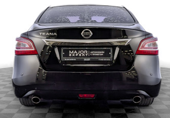 Подержанный автомобиль Nissan Teana 2014 года (6 фото)