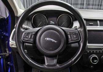 Подержанный автомобиль Jaguar E-Pace 2018 года (17 фото)