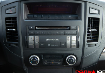 Подержанный автомобиль Mitsubishi Pajero 2007 года (21 фото)