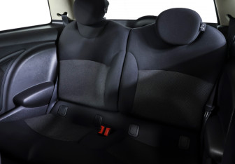 Подержанный автомобиль MINI Hatch 2012 года (11 фото)