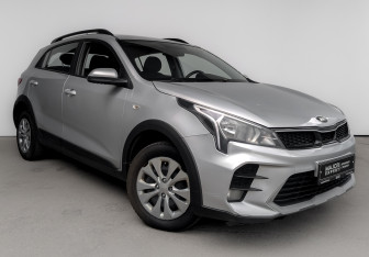 Подержанный автомобиль Kia Rio Hatchback 2021 года (3 фото)