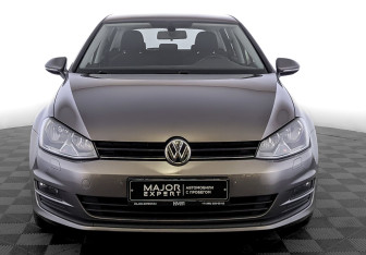 Подержанный автомобиль Volkswagen Golf Hatchback 2013 года (2 фото)