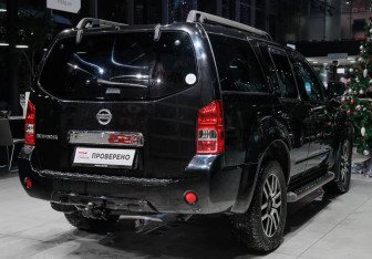 Подержанный автомобиль Nissan Pathfinder 2010 года (4 фото)