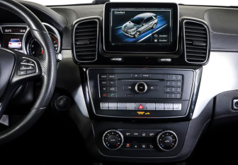 Подержанный автомобиль Mercedes-Benz GLE 2015 года (14 фото)