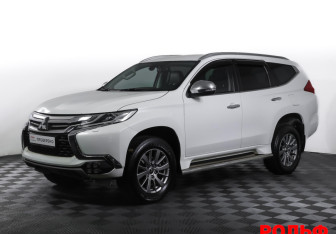 Подержанный автомобиль Mitsubishi Pajero Sport 2017 года (1 фото)