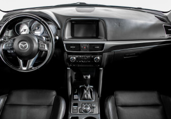 Подержанный автомобиль Mazda CX-5 2017 года (11 фото)