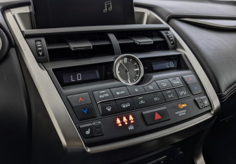 Подержанный автомобиль Lexus NX 2017 года (21 фото)