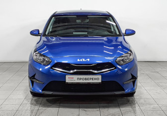 Подержанный автомобиль Kia Ceed Hatchback 2022 года (2 фото)