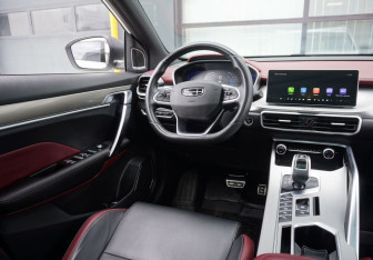 Подержанный автомобиль Geely Coolray 2021 года (13 фото)