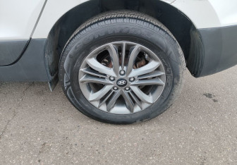 Подержанный автомобиль Hyundai ix35 2014 года (12 фото)