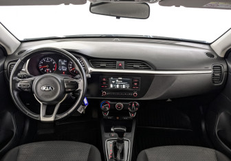 Подержанный автомобиль Kia Rio Hatchback 2021 года (13 фото)