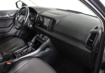 Подержанный автомобиль Skoda Karoq 2021 года (10 фото)