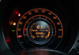 Подержанный автомобиль Fiat 500 Hatchback 2008 года (13 фото)