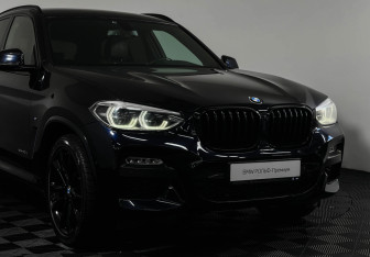 Подержанный автомобиль BMW X3 2017 года (21 фото)