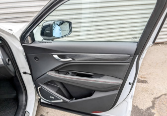 Подержанный автомобиль Geely Tugella 2023 года (25 фото)