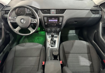 Подержанный автомобиль Skoda Octavia Liftback 2013 года (9 фото)