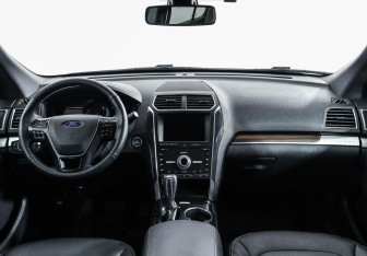 Подержанный автомобиль Ford Explorer 2019 года (6 фото)