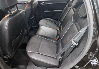 Подержанный автомобиль Renault Arkana 2019 года (18 фото)