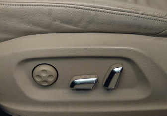 Подержанный автомобиль Audi Q5 2014 года (17 фото)