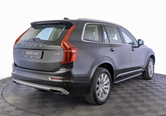 Подержанный автомобиль Volvo XC90 2017 года (5 фото)